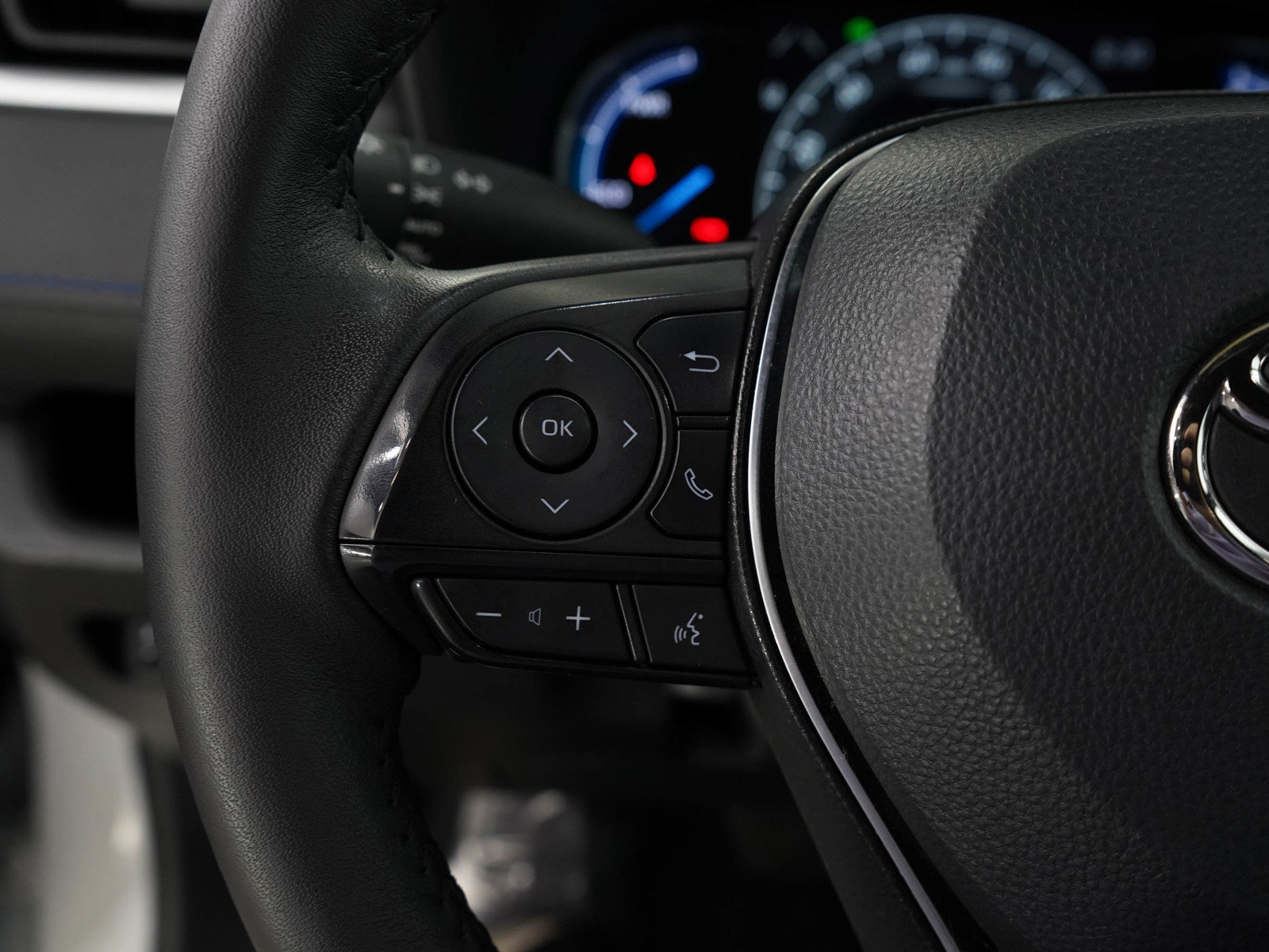 2024 Toyota RAV4 Hybrid SE photo 19