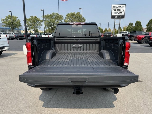 2025 Chevrolet Silverado 3500HD High Country photo 4