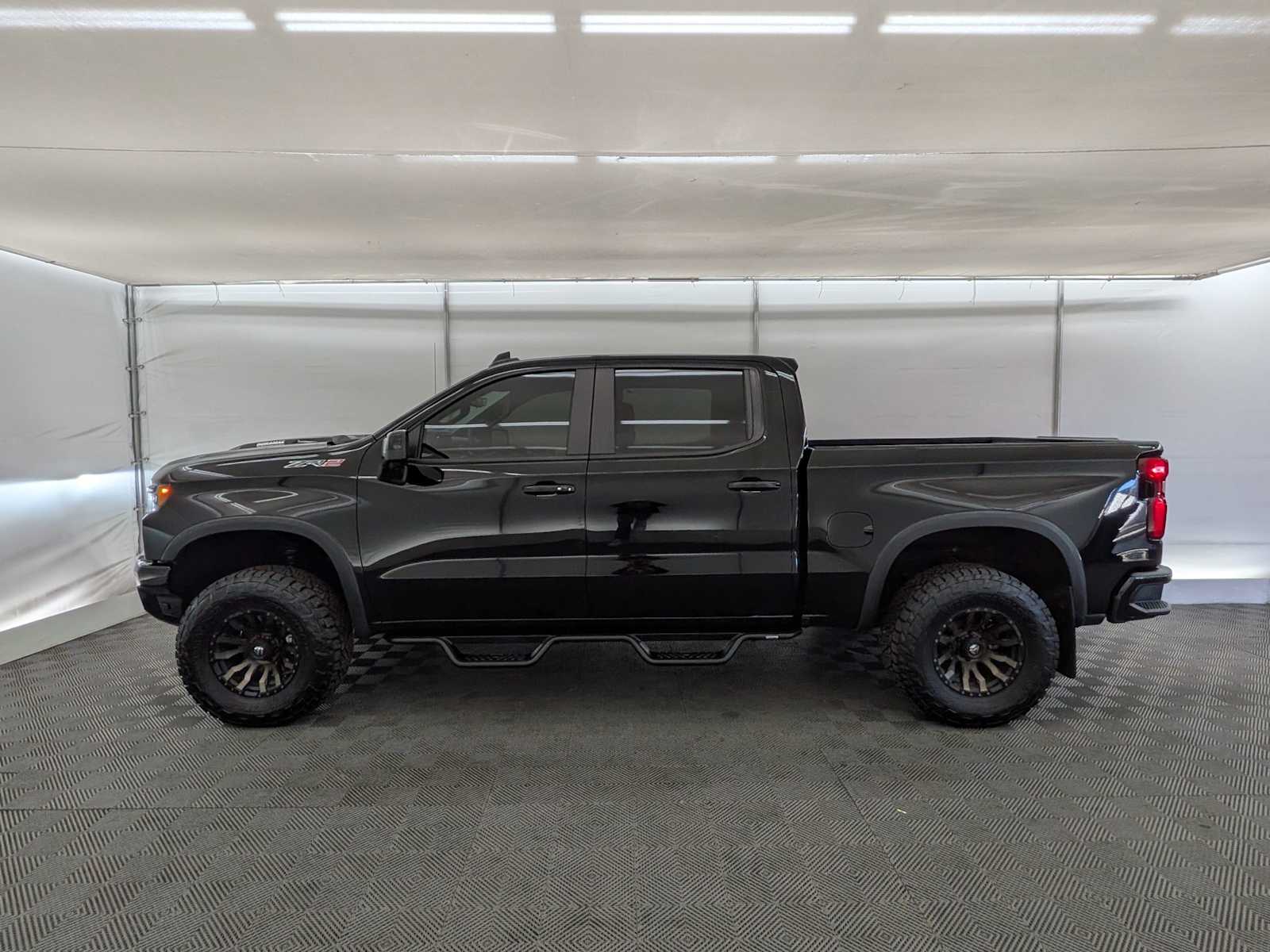2024 Chevrolet Silverado 1500 ZR2 photo 2