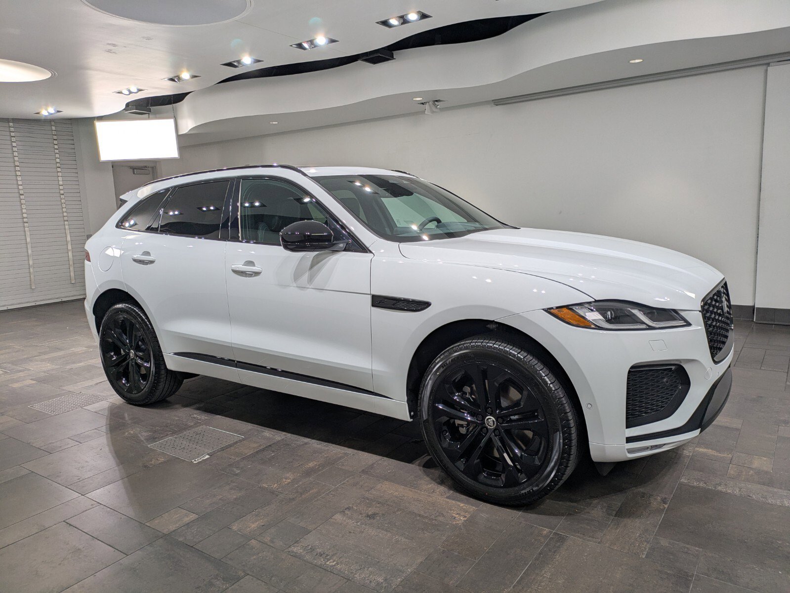 2026 Jaguar F-PACE P250 R-Dynamic S photo 26