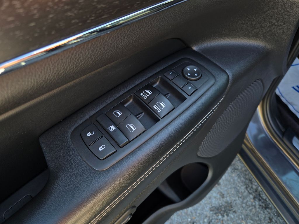 2017 Jeep Grand Cherokee Limited photo 7