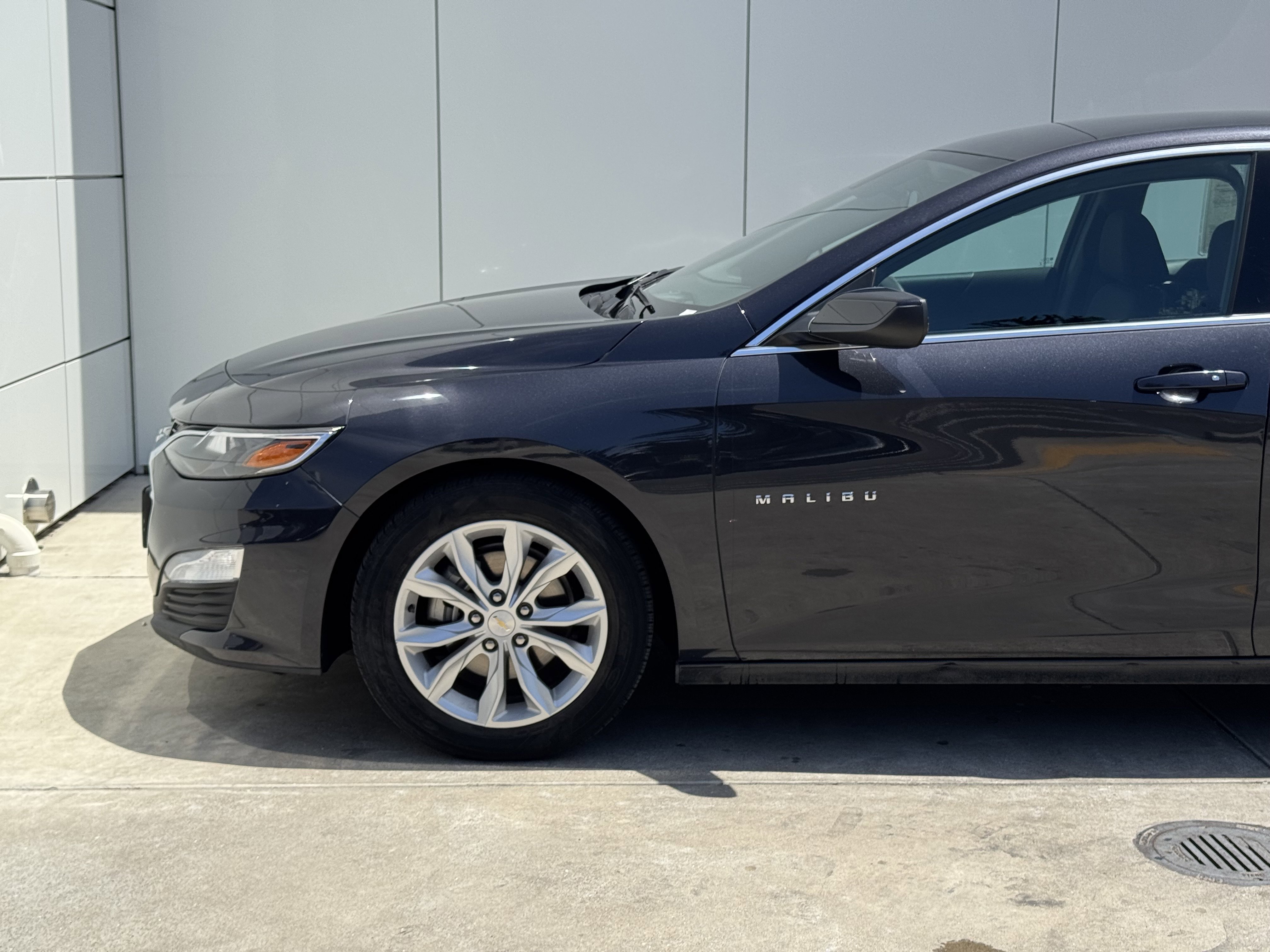 2023 Chevrolet Malibu 1LT photo 3
