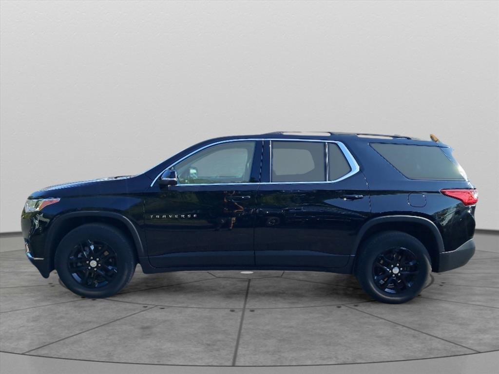 2021 Chevrolet Traverse Leather photo 2