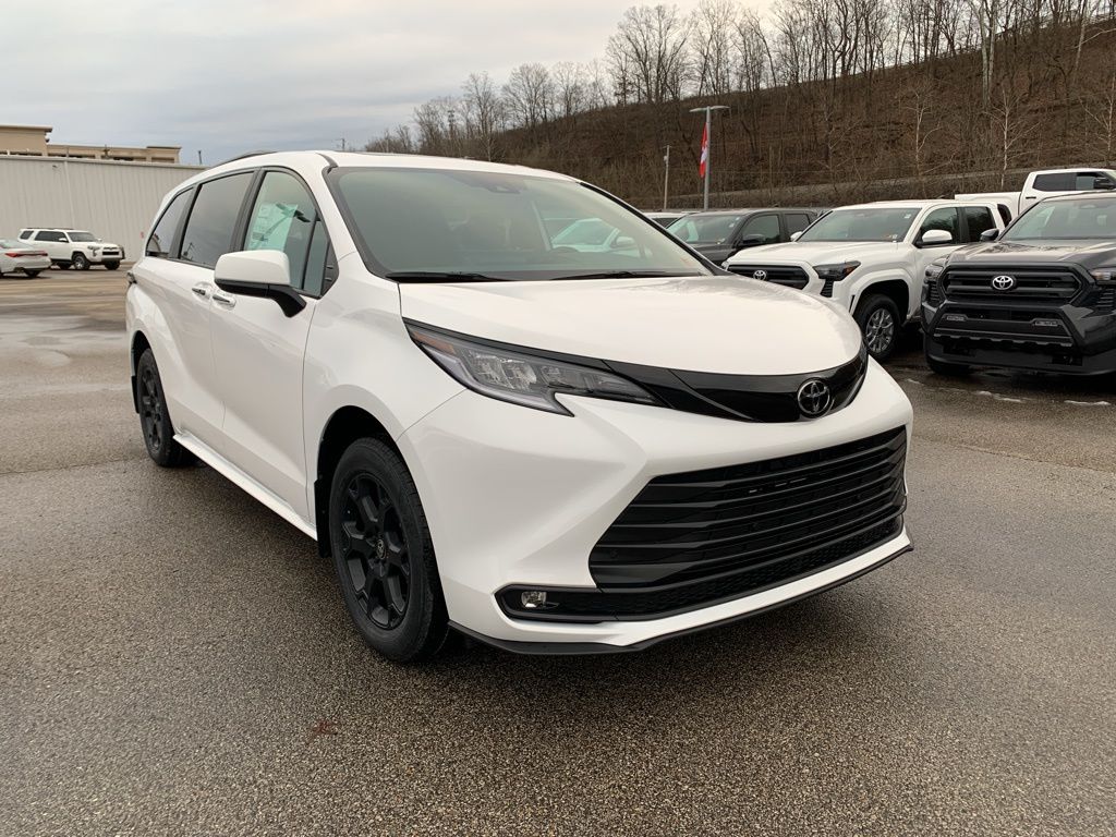 2026 Toyota Sienna Woodland Edition's photo