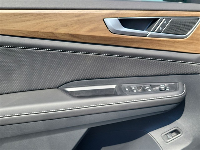 2025 Volkswagen Atlas SE Technology photo 8