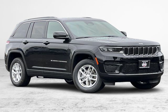 2025 Jeep Grand Cherokee Laredo X photo 2