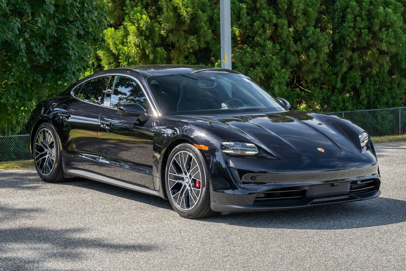 2024 Porsche Taycan 4S photo 9