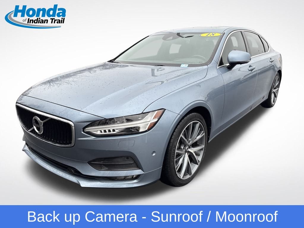 2018 Volvo S90 Momentum