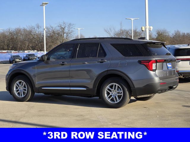 2025 Ford Explorer photo 4