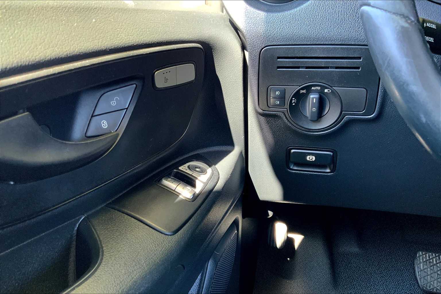 2016 Mercedes Benz Metris photo 28