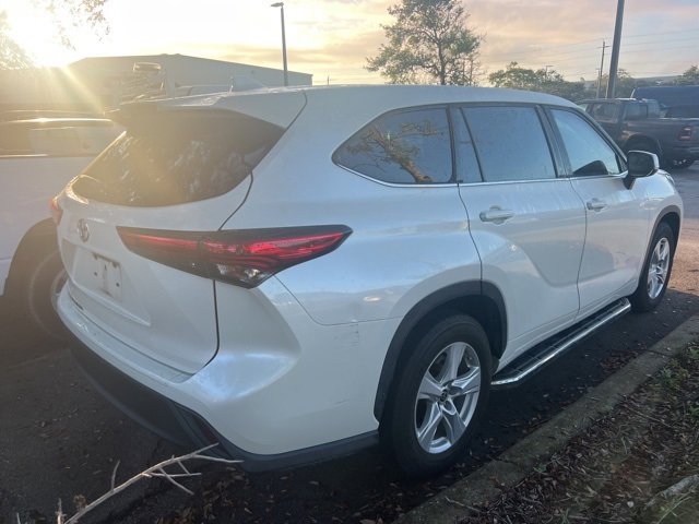 2021 Toyota Highlander L photo 4