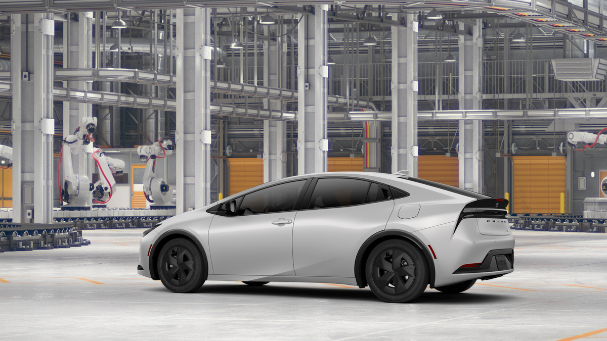 2026 Toyota Prius Plug-in Hybrid SE photo 5