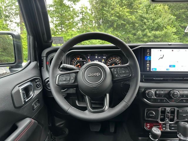 2025 Jeep Wrangler Rubicon photo 17