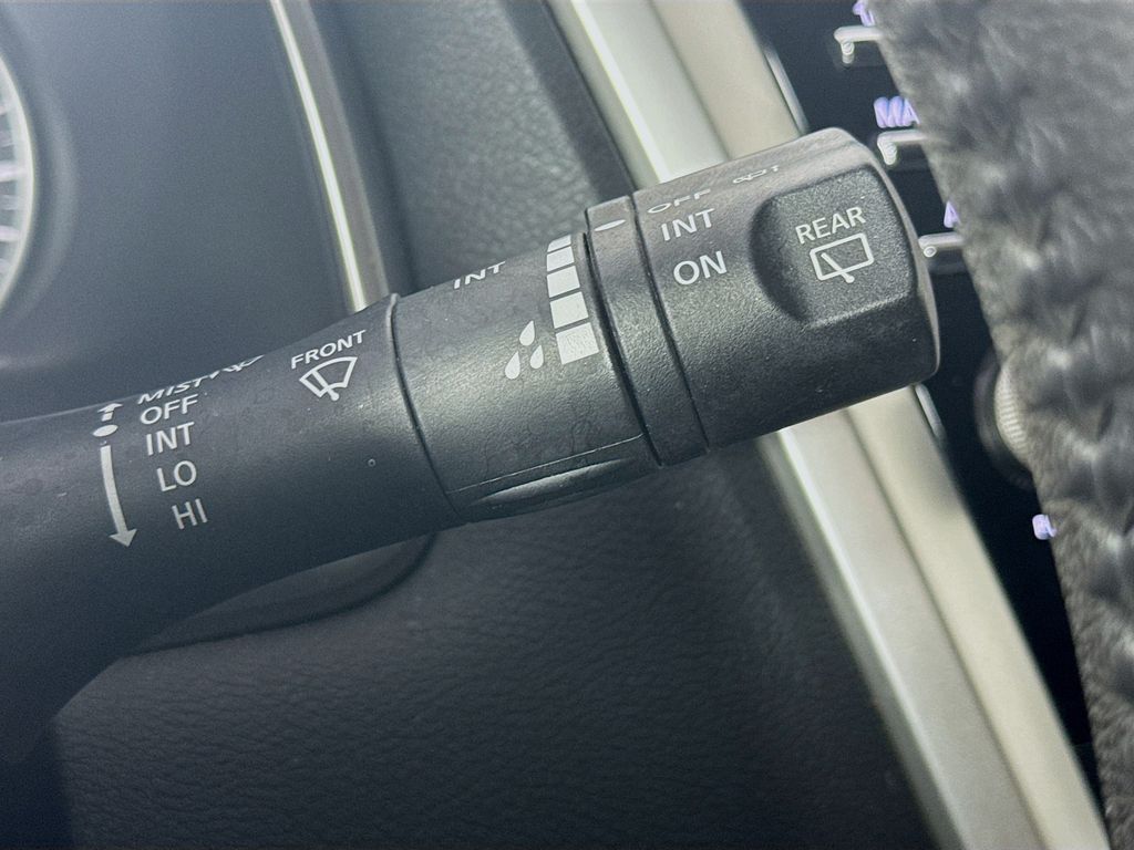 2016 Nissan Murano SV photo 13