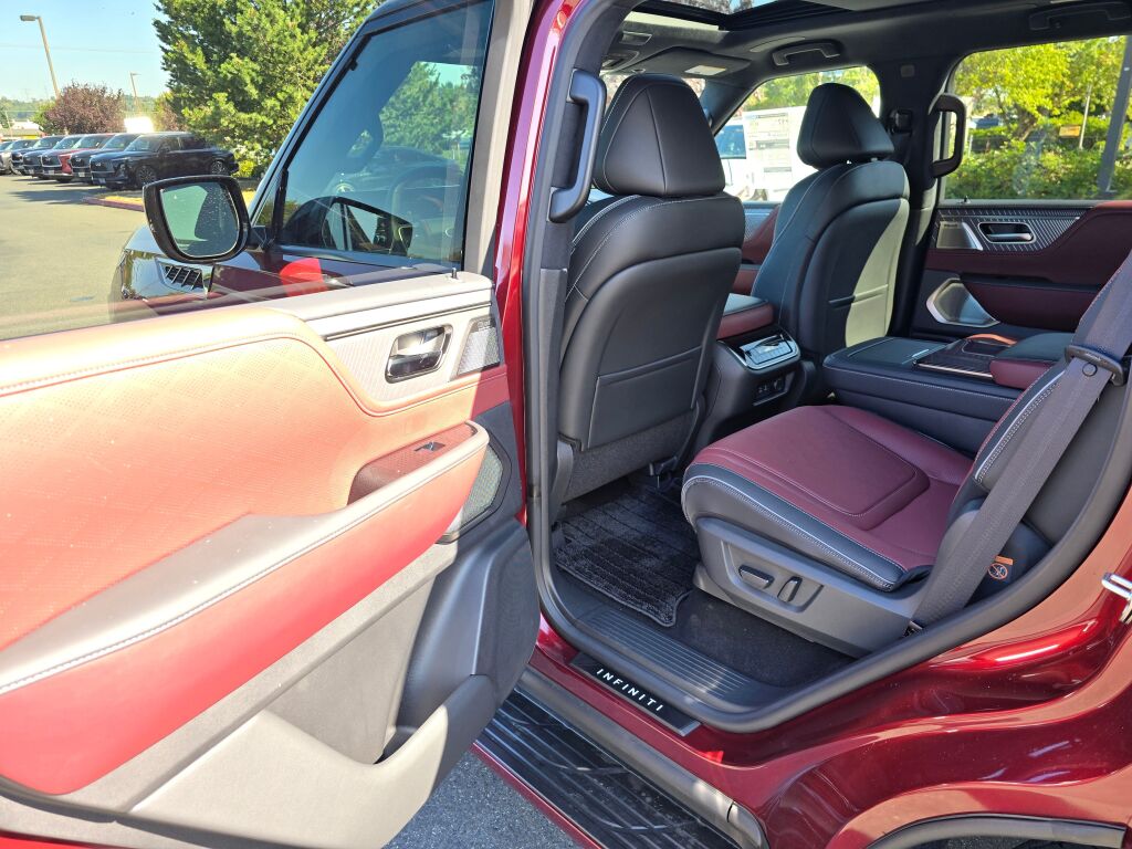 2026 Infiniti QX80 photo 14