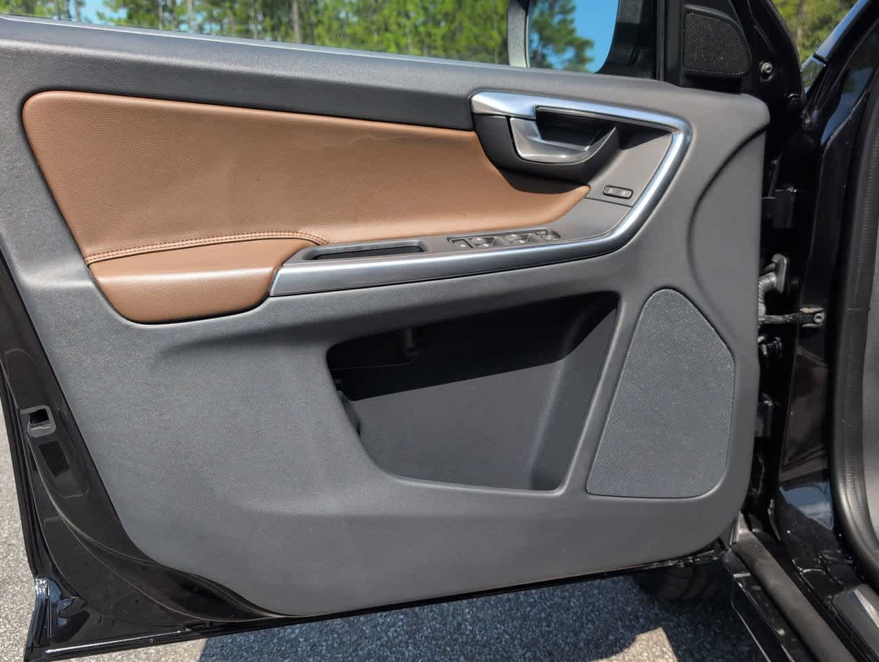2017 Volvo XC60 Dynamic photo 22