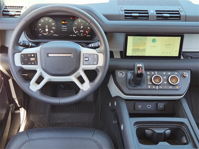 2024 Land Rover Defender 110 S photo 23