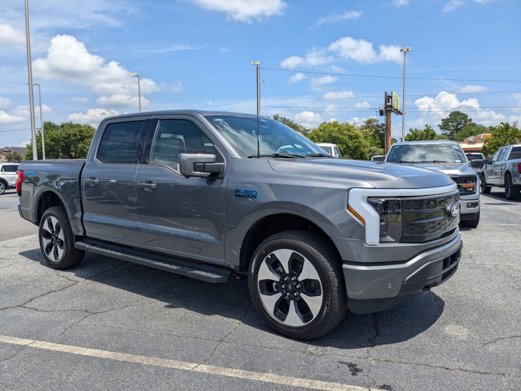 2025 Ford F-150 Lightning Platinum photo 2