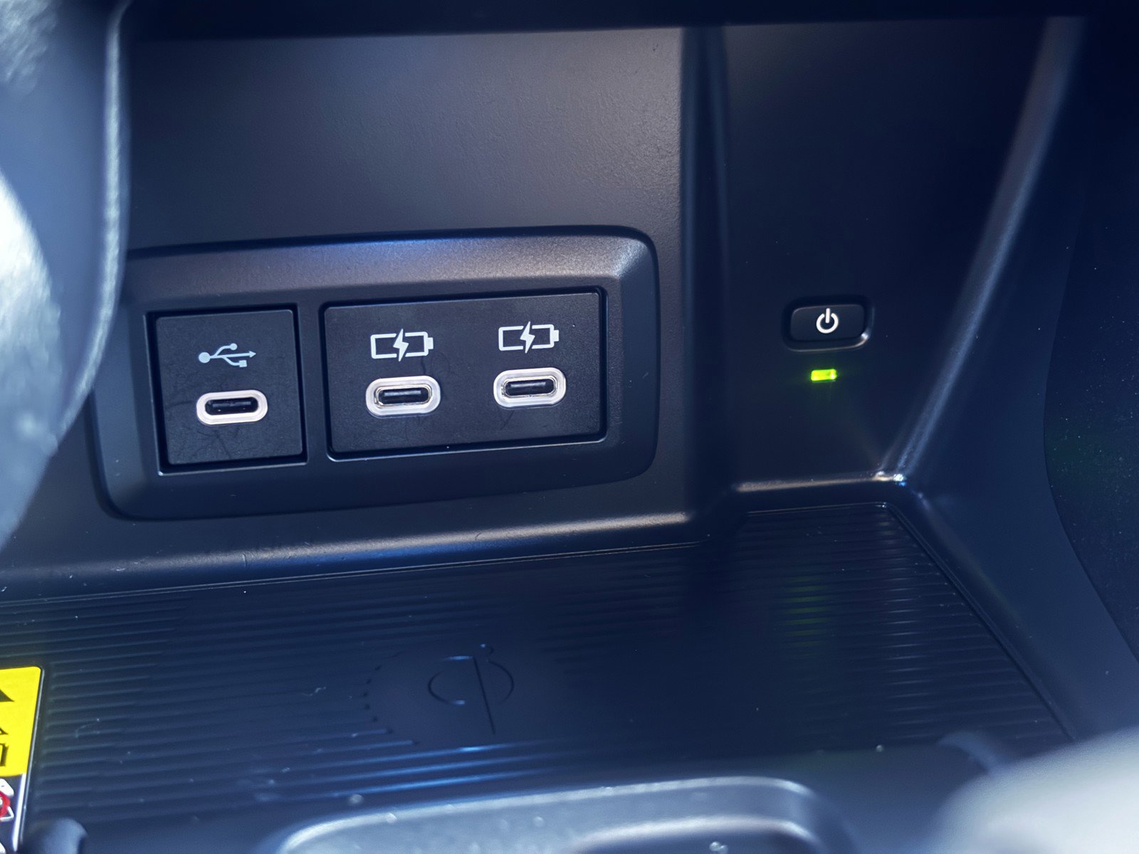 2024 Toyota Venza LE photo 10