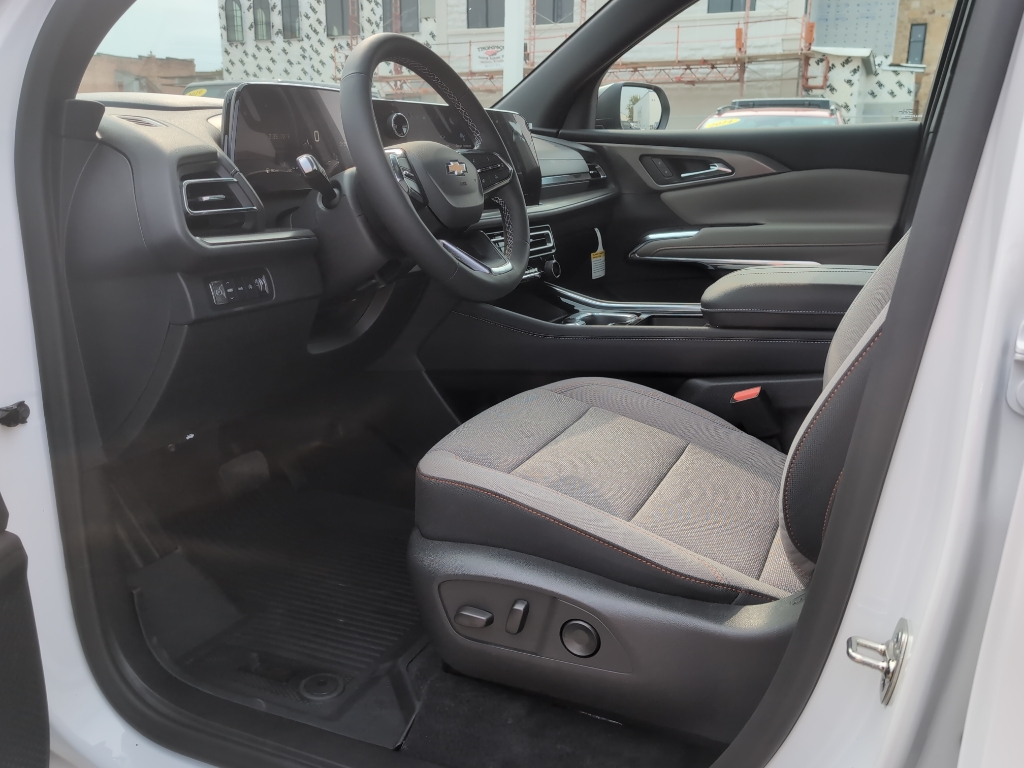 2026 Chevrolet Traverse photo 7