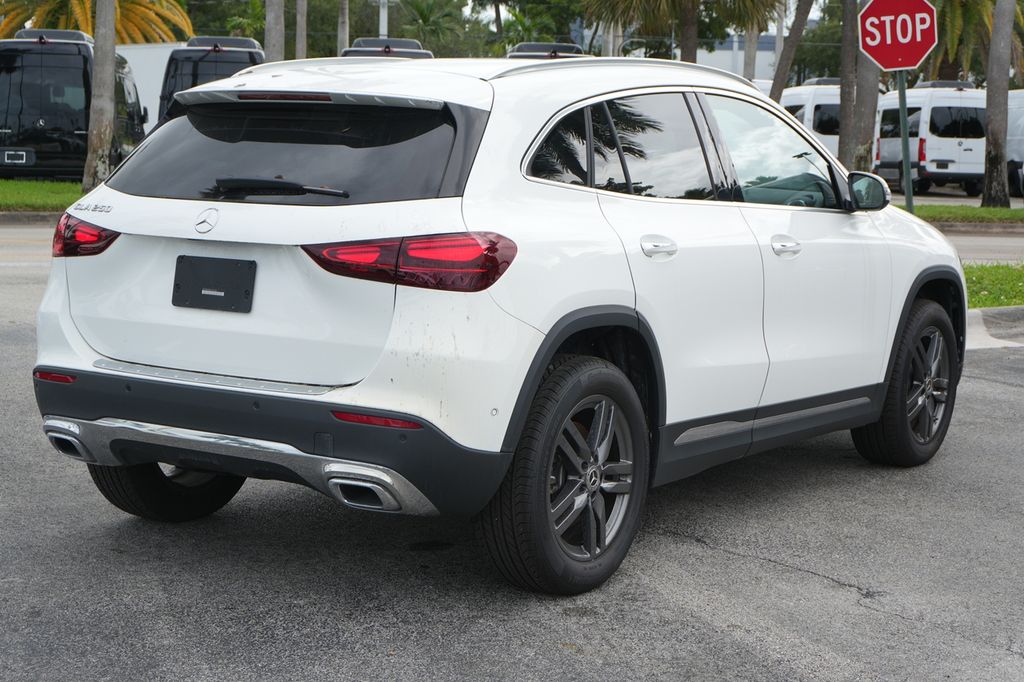 2025 Mercedes Benz GLA 250 photo 3