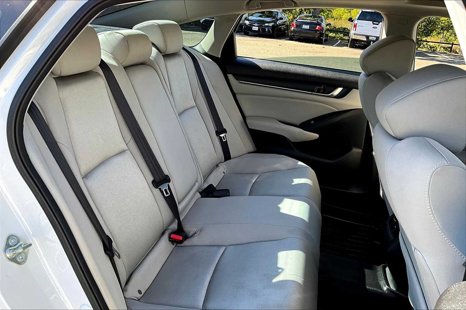 2018 Honda Accord EX 1.5T photo 19