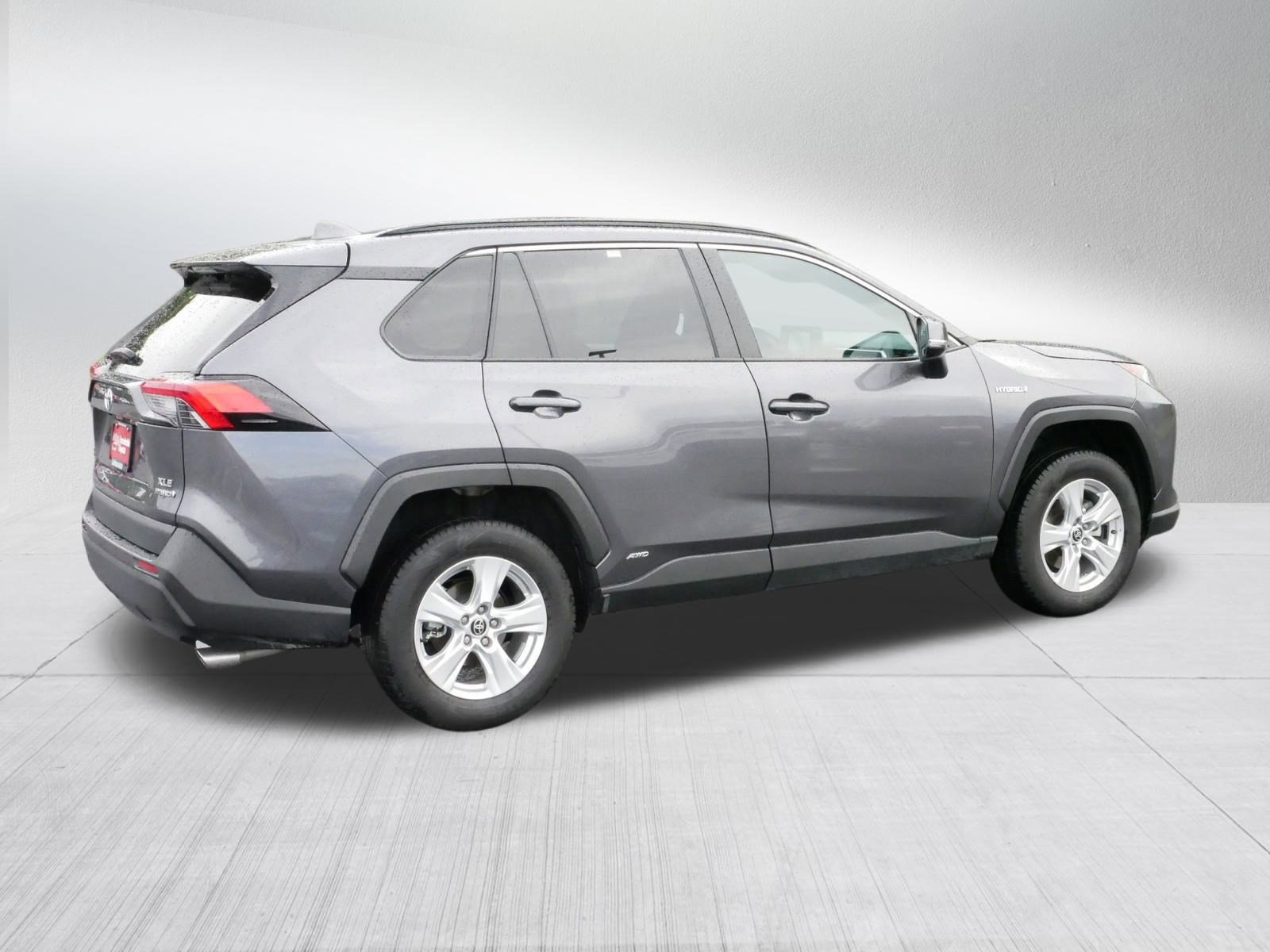 2021 Toyota RAV4 Hybrid XLE photo 7