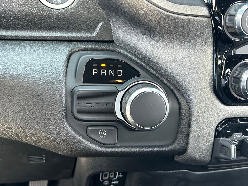 2025 Ram 1500 Tradesman photo 12
