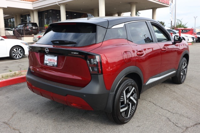 2025 Nissan Kicks SV photo 2