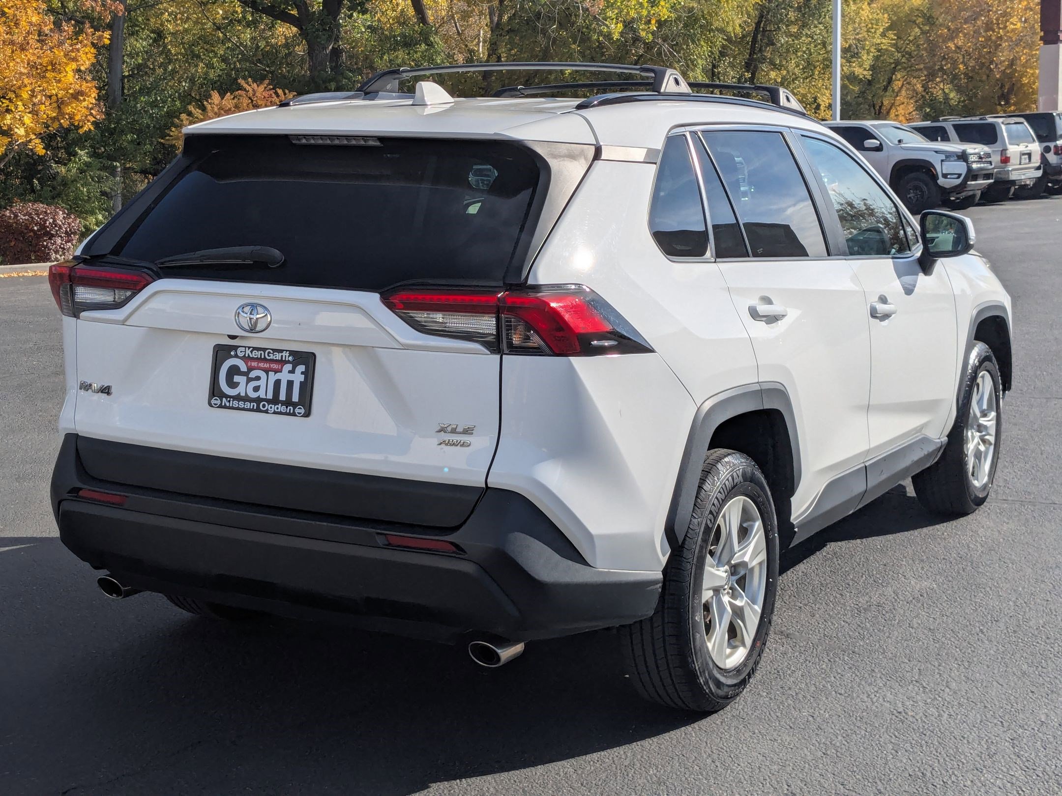 2019 Toyota RAV4 XLE photo 3