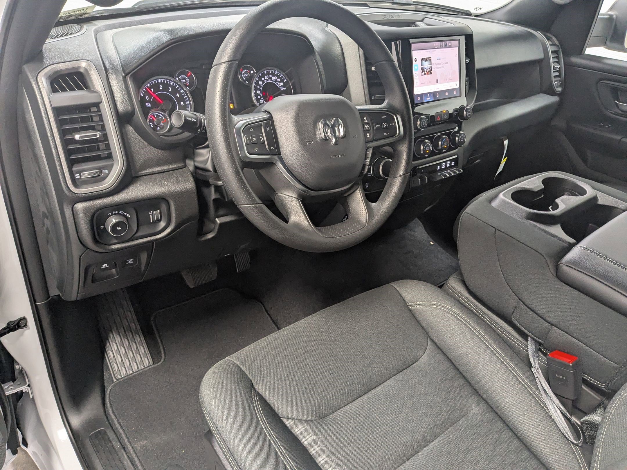 2025 Ram 1500 Tradesman photo 8