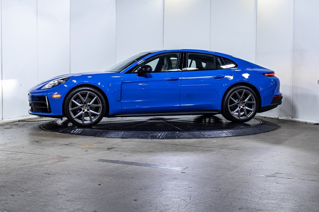 2025 Porsche Panamera 4 photo 2