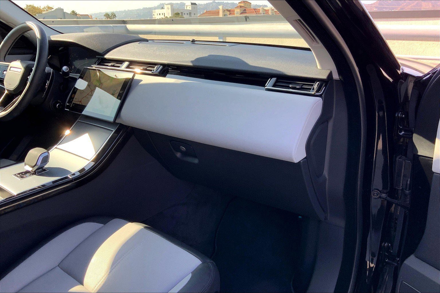 2025 Land Rover Range Rover Velar S photo 16