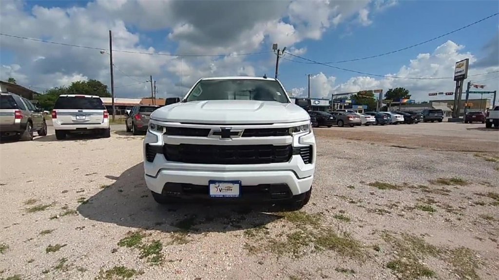 2025 Chevrolet Silverado 1500 RST photo 2