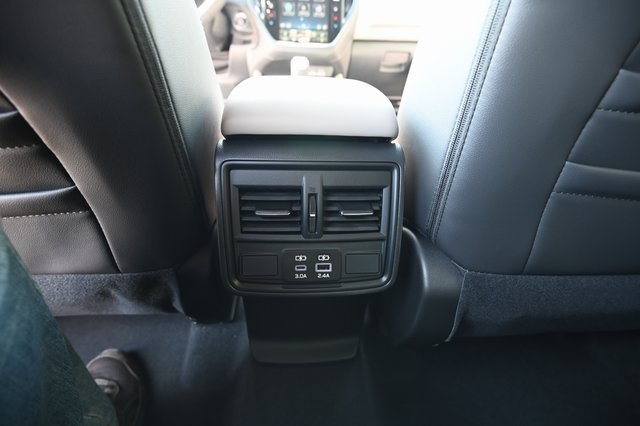 2025 Subaru Forester Premium Base photo 18