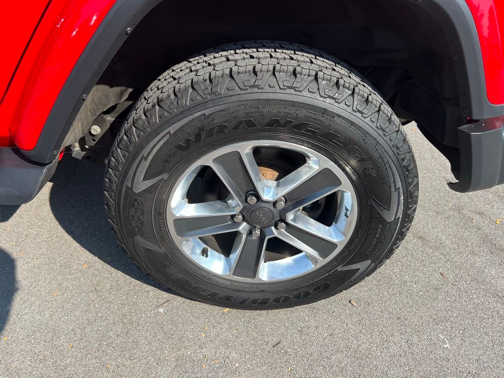 2019 Jeep Wrangler Unlimited Sahara photo 12