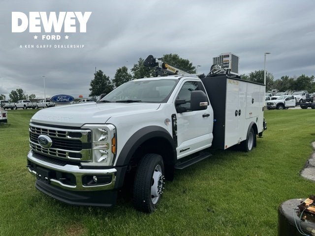 2024 Ford F-550 Super Duty Chassis Cab XL's photo