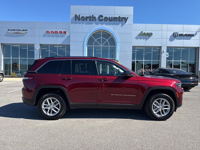 2023 Jeep Grand Cherokee Laredo's photo