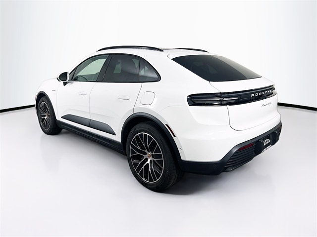 2025 Porsche Macan Electric photo 3