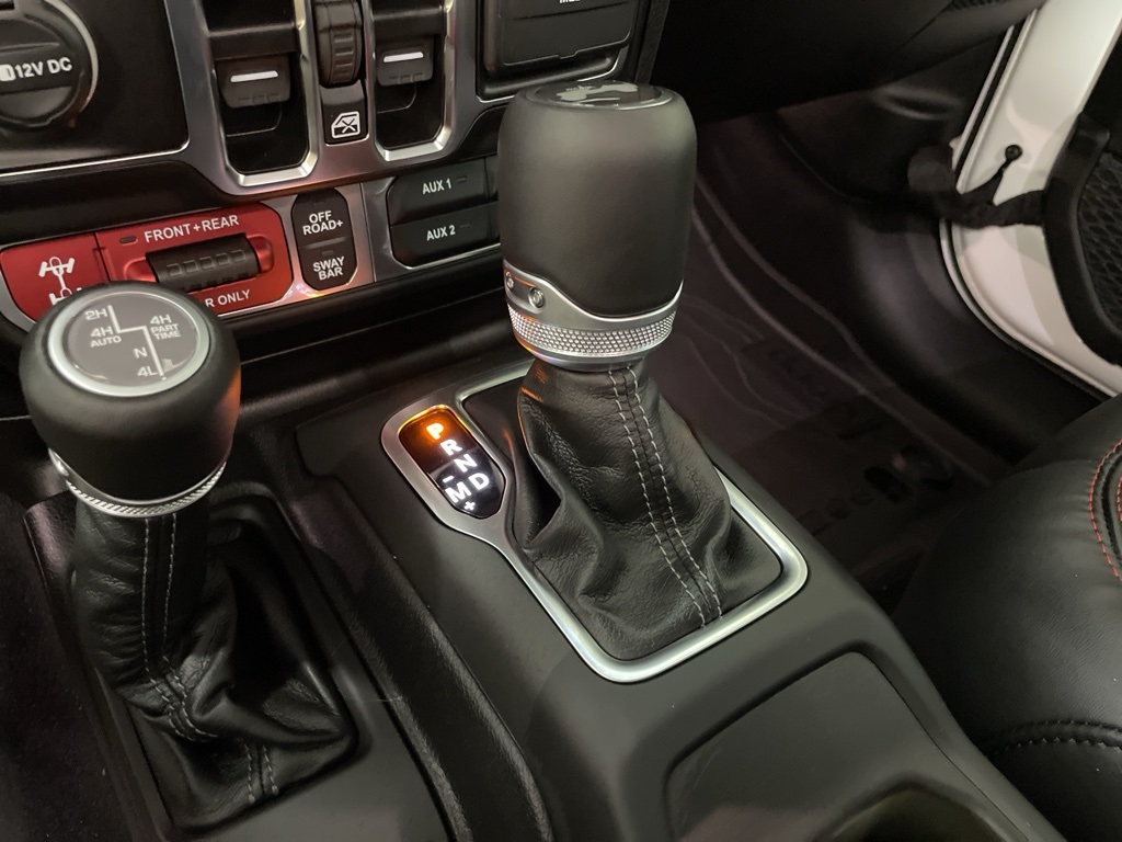 2025 Jeep Wrangler Rubicon X photo 32
