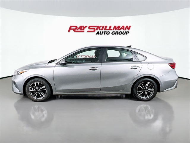 2023 Kia Forte LXS photo 4