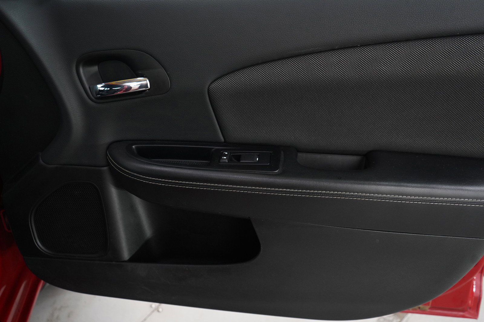 2014 Dodge Avenger SE photo 9