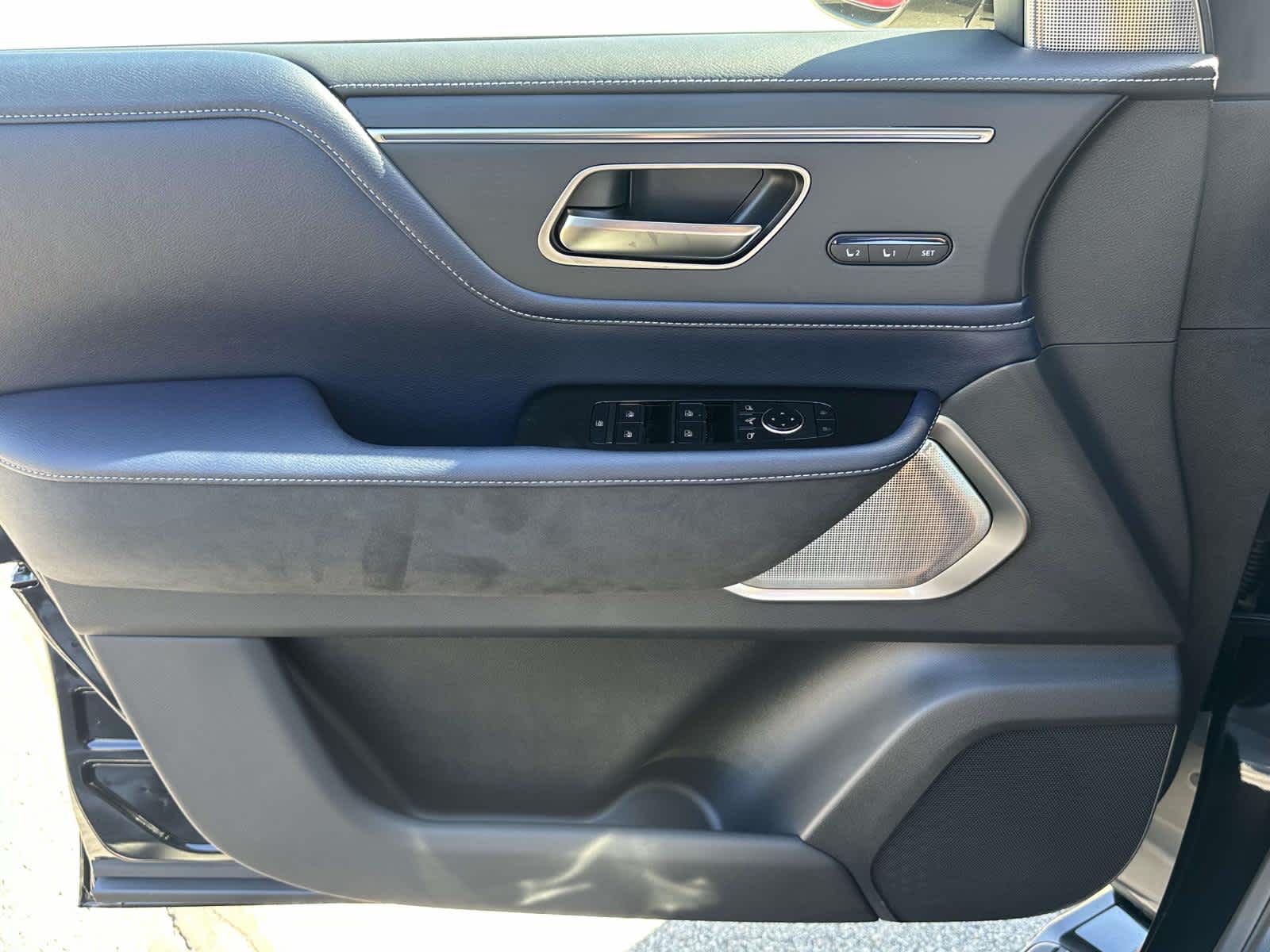 2026 Infiniti QX80 Sensory photo 22