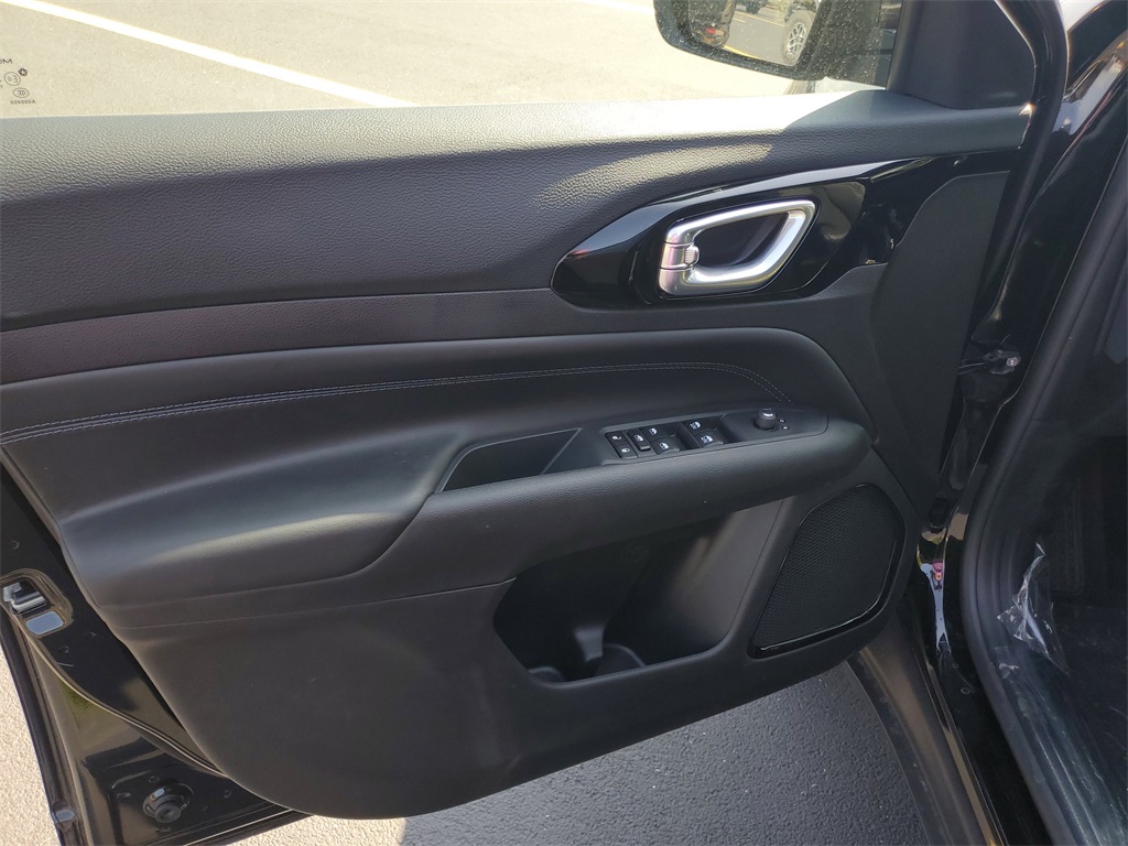2025 Jeep Compass Latitude photo 17