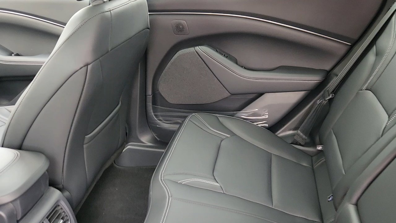 2025 Ford Mustang Mach-E Premium photo 12