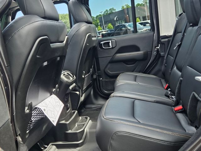 2025 Jeep Wrangler Sahara photo 5