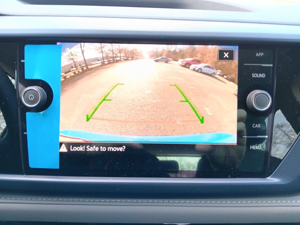 2024 Volkswagen Taos SE photo 18