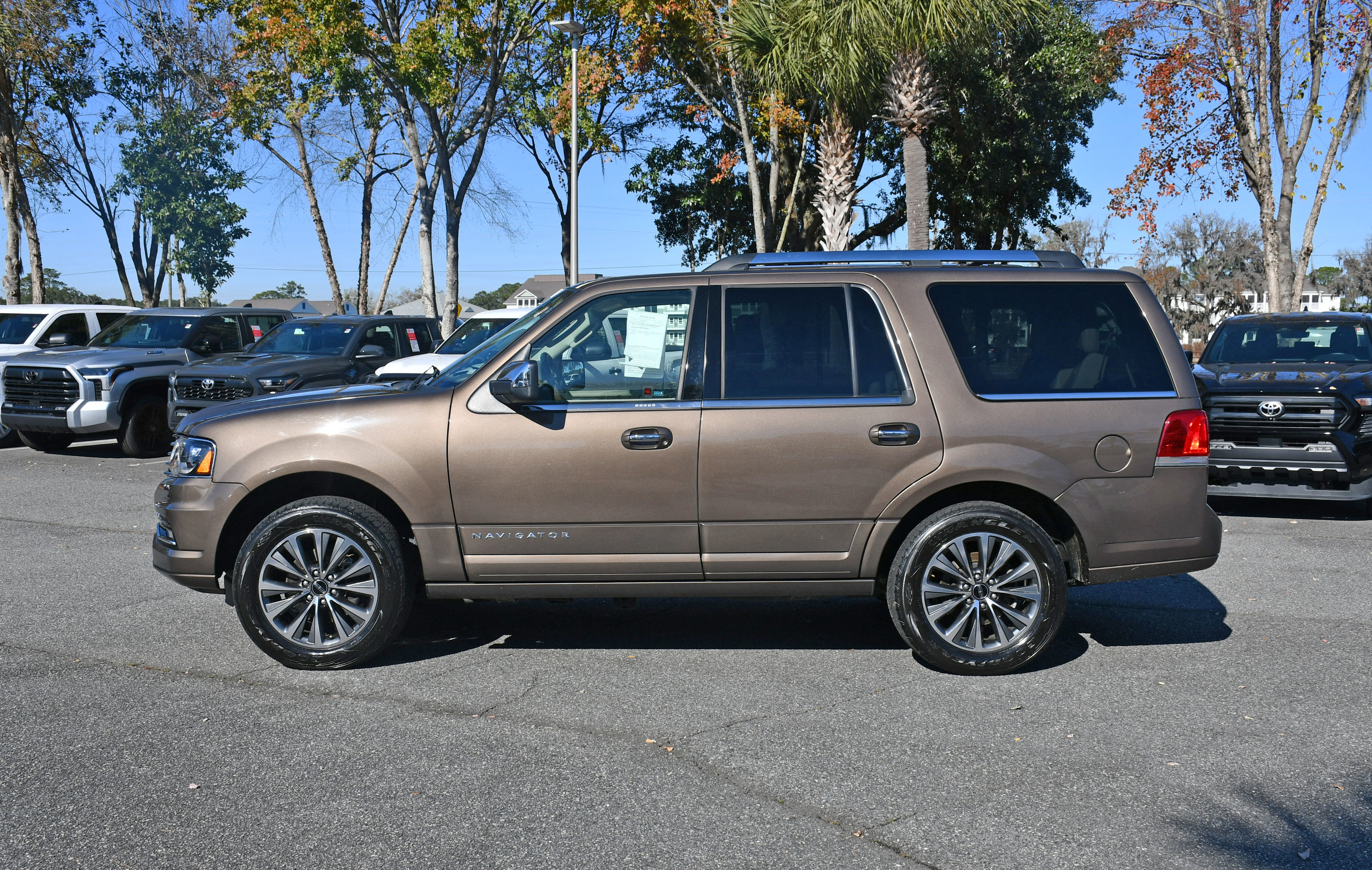 2017 Lincoln Navigator Select's photo