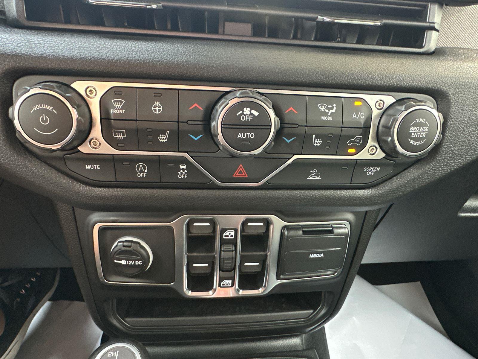 2025 Jeep Gladiator Sport S photo 20