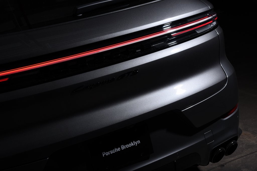 2025 Porsche Cayenne GTS photo 12